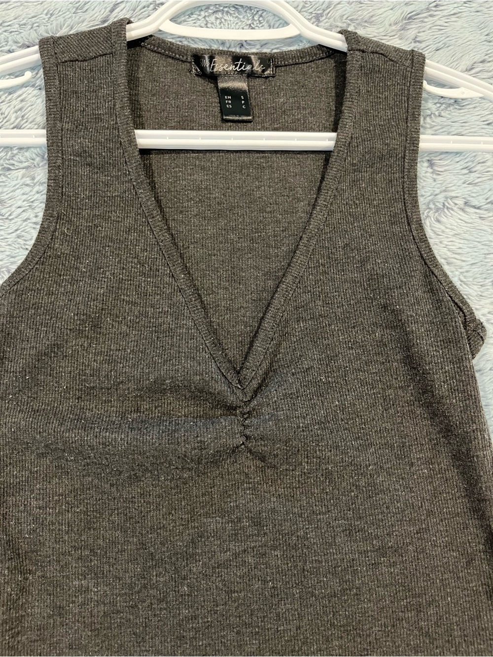 V-Neck Ribbed Tank - Picture 3 of 4